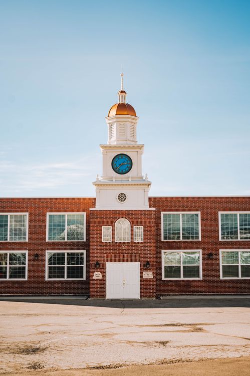 school Elementary school building